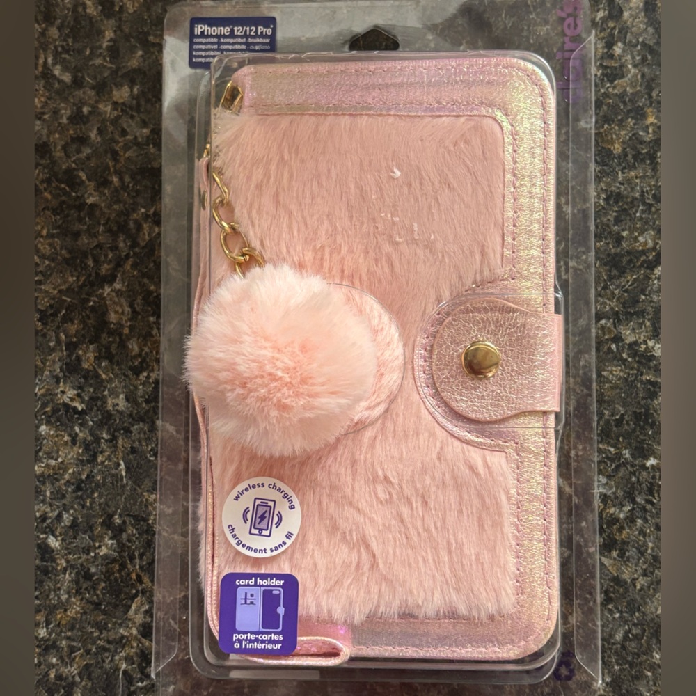 iPhone Case 12/12 Pro Pink Furry Fuzzy‎ Wireless Charging